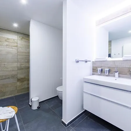 公寓 Achterndieck - Modernes 5-sterne Erdgeschoss-apartment Mit Balkon *